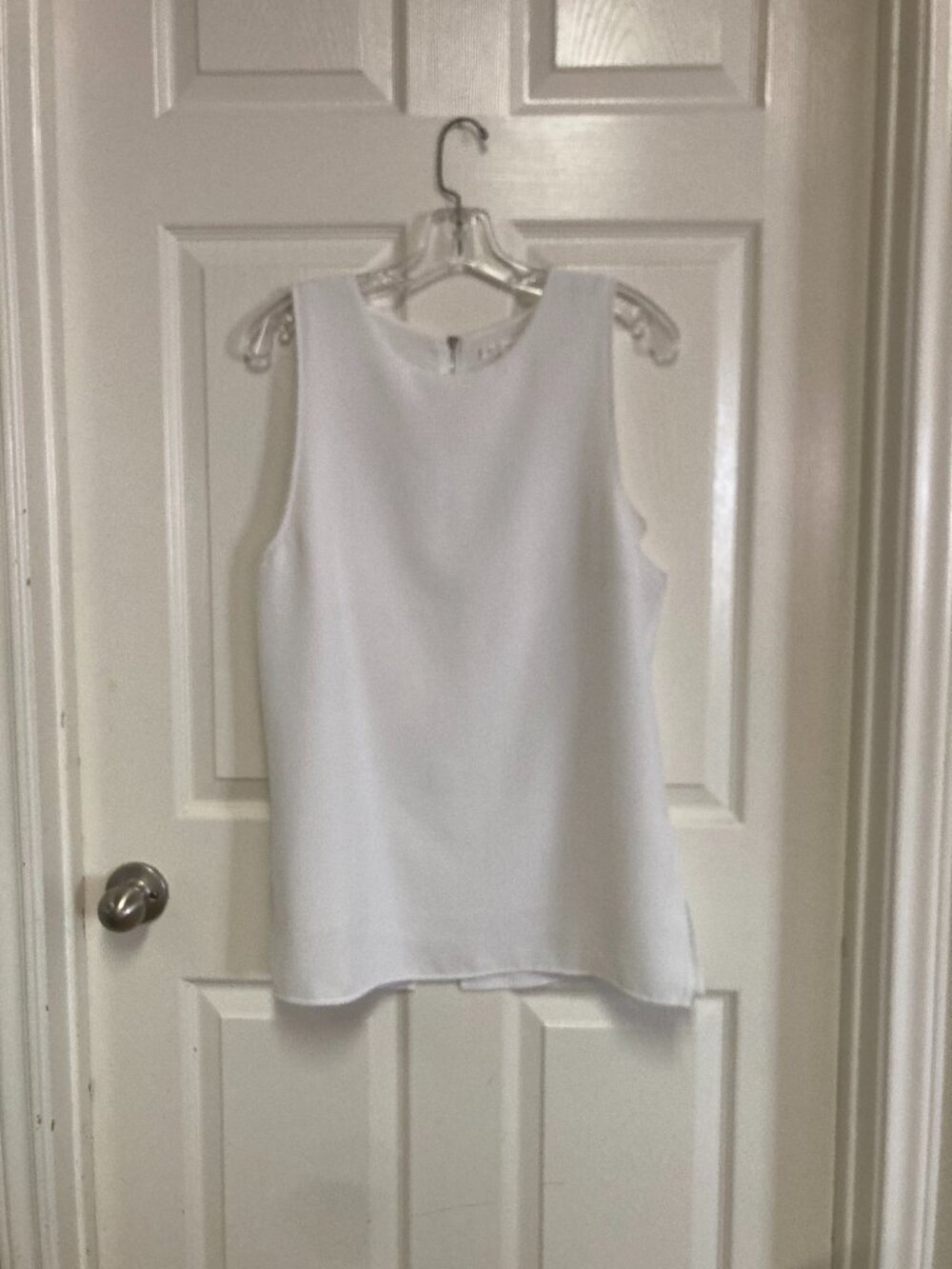 Violet + Claire sleeveless white blouse size medium Women's